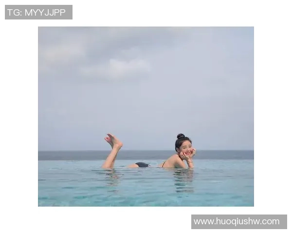 泉边时尚：温泉泳装大片盛放